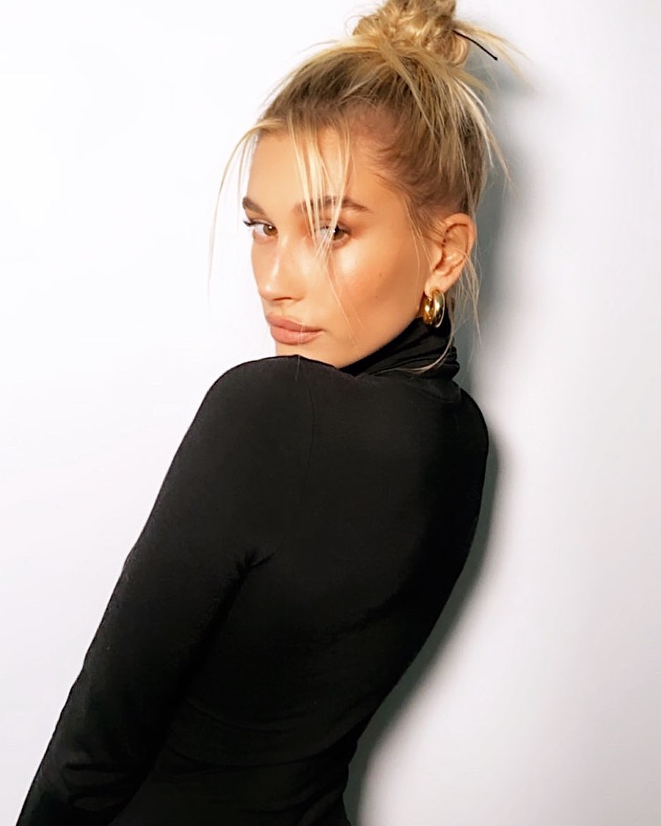 Spring Hair Trends: '90s Tendrils Camila Coelho