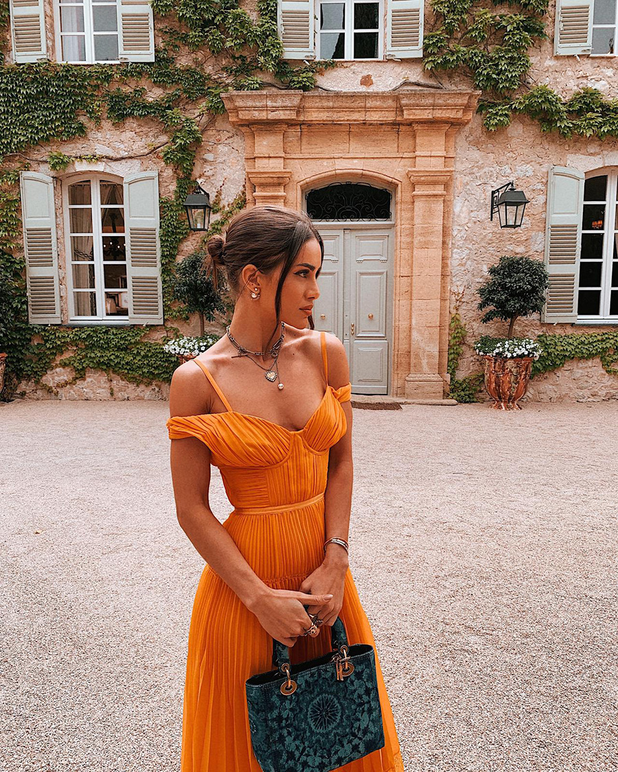 Look- laranja e plissados camila coelho